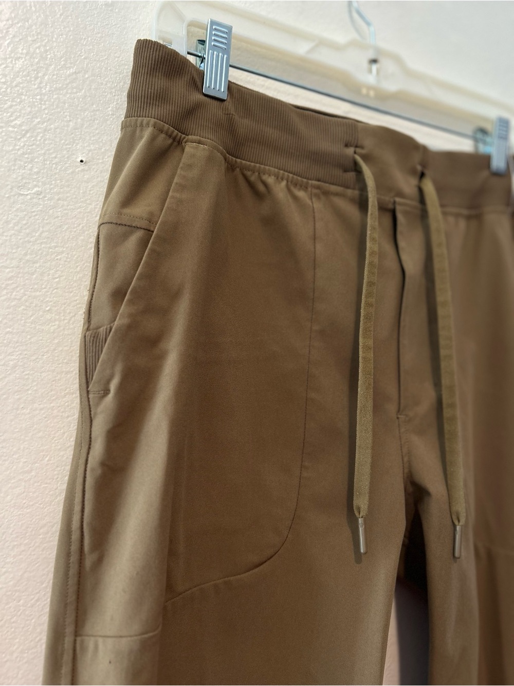 Lululemon ABC Warpstreme Joggers Men’s Medium Khaki Brown Stretch Athletic Pants - Picture 6 of 9